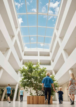 Atrium im Erweiterungsbau